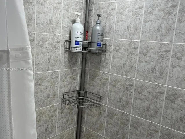 17570 Atlantic Blvd # 512, Sunny Isles Beach FL 33160