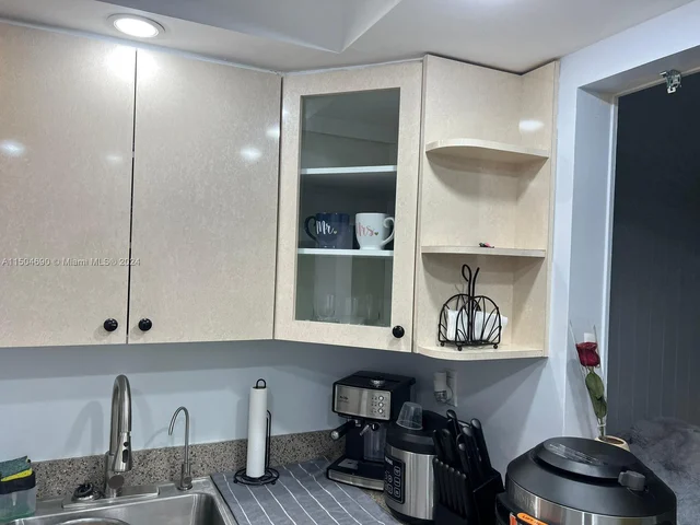 17570 Atlantic Blvd # 512, Sunny Isles Beach FL 33160