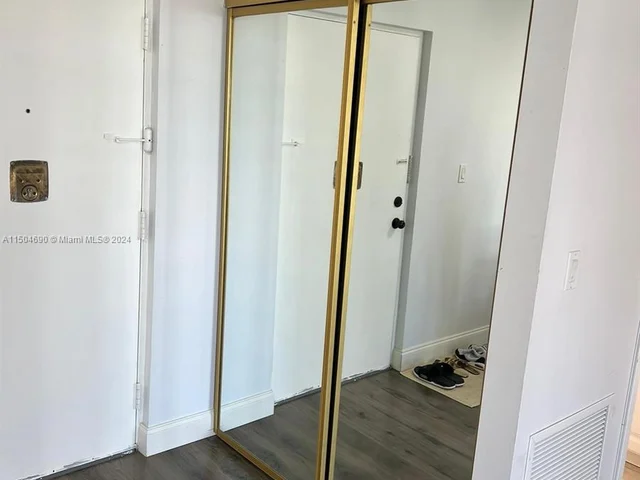 17570 Atlantic Blvd # 512, Sunny Isles Beach FL 33160