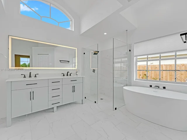 2540 Fairways Dr, Homestead FL 33035