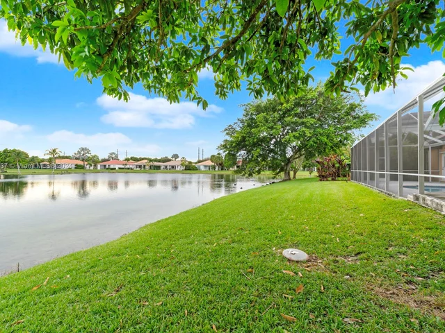 2540 Fairways Dr, Homestead FL 33035