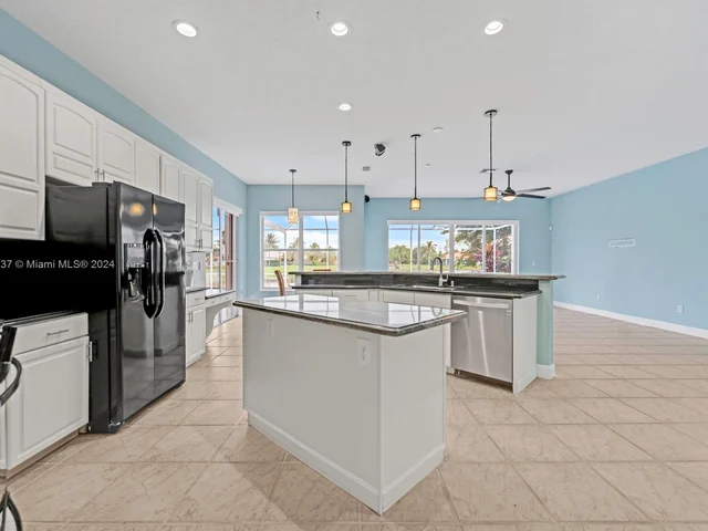 2540 Fairways Dr, Homestead FL 33035