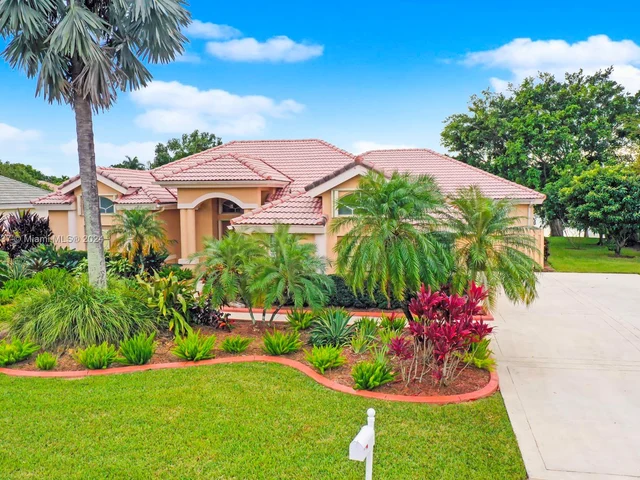 2540 Fairways Dr, Homestead FL 33035