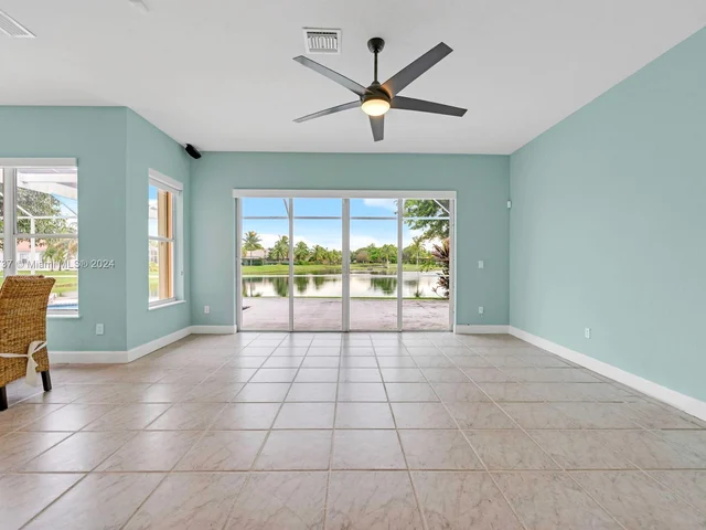 2540 Fairways Dr, Homestead FL 33035