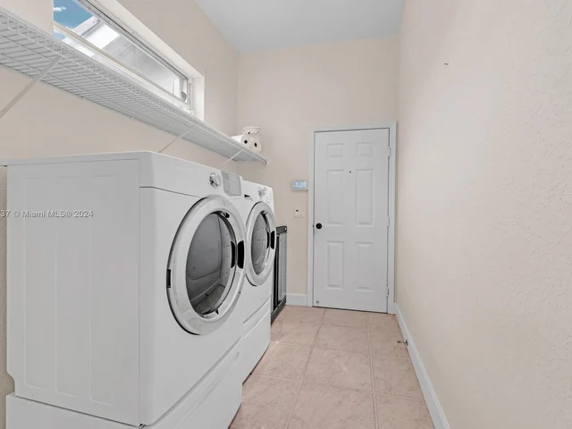 2540 Fairways Dr, Homestead FL 33035