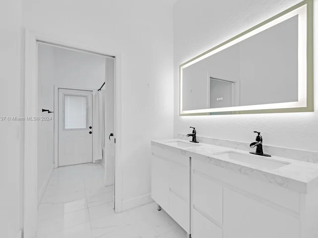 2540 Fairways Dr, Homestead FL 33035