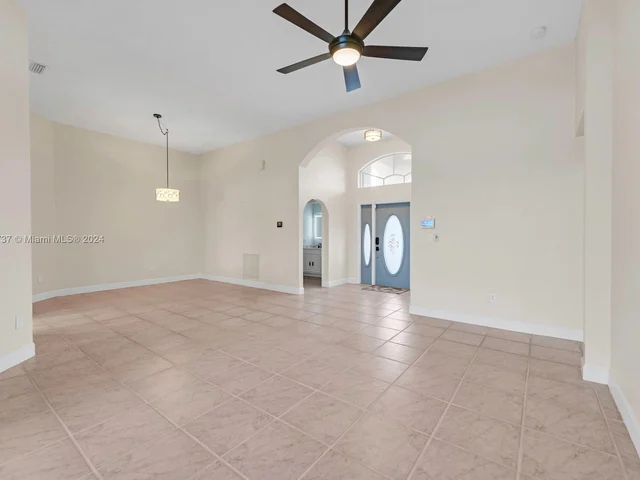 2540 Fairways Dr, Homestead FL 33035