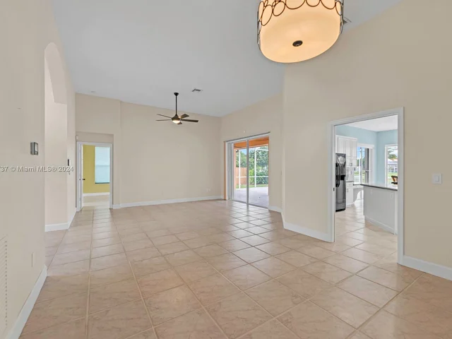 2540 Fairways Dr, Homestead FL 33035