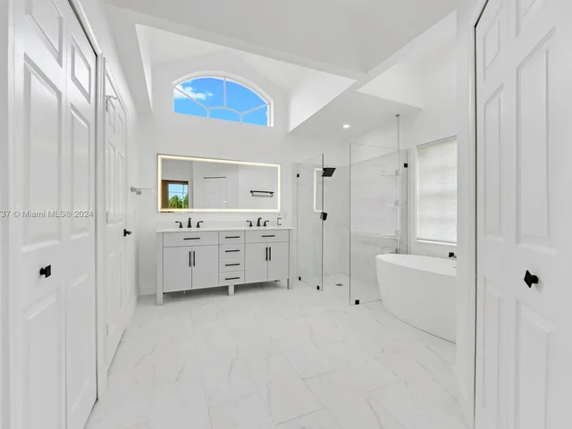 2540 Fairways Dr, Homestead FL 33035