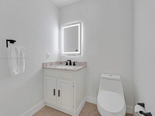 2540 Fairways Dr, Homestead FL 33035