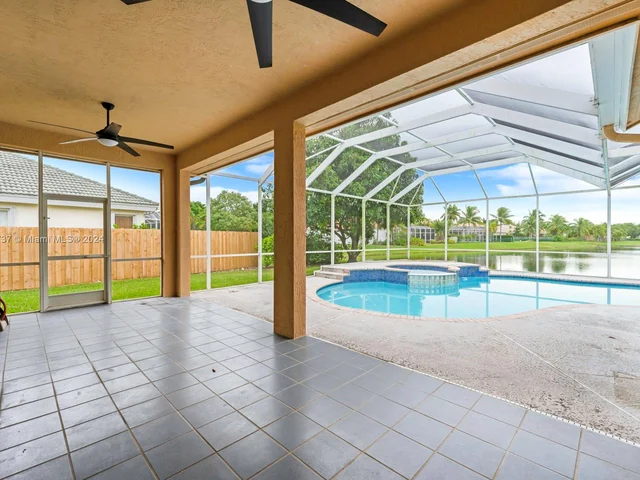 2540 Fairways Dr, Homestead FL 33035