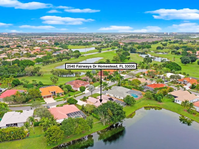 2540 Fairways Dr, Homestead FL 33035