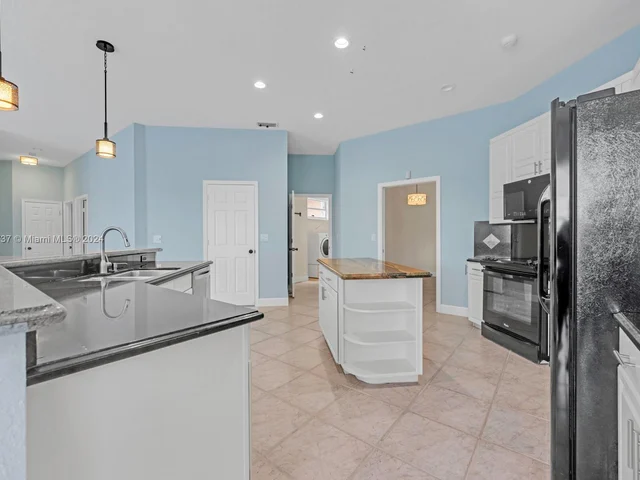 2540 Fairways Dr, Homestead FL 33035