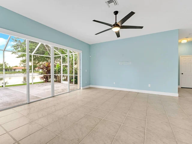 2540 Fairways Dr, Homestead FL 33035