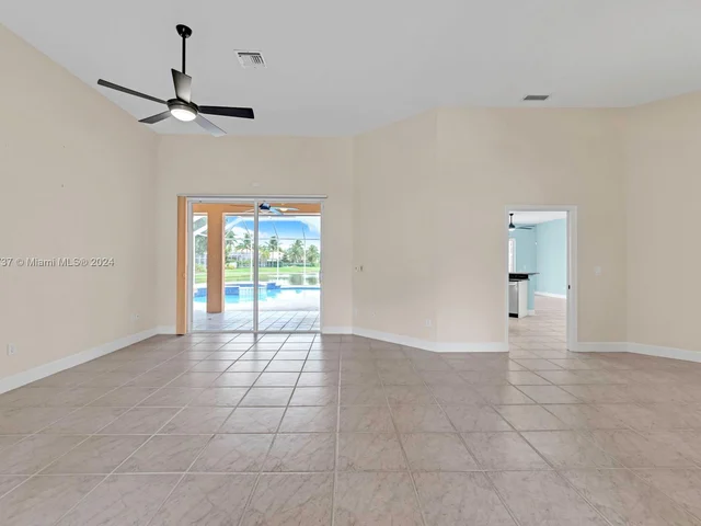 2540 Fairways Dr, Homestead FL 33035