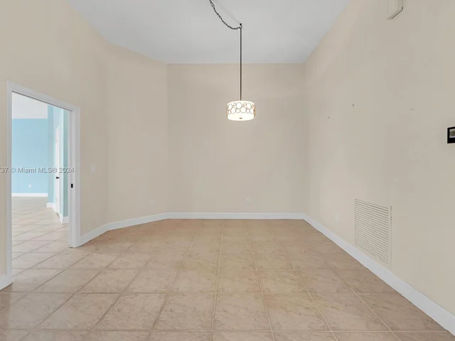 2540 Fairways Dr, Homestead FL 33035