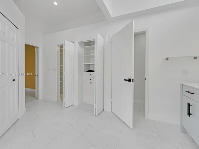 2540 Fairways Dr, Homestead FL 33035