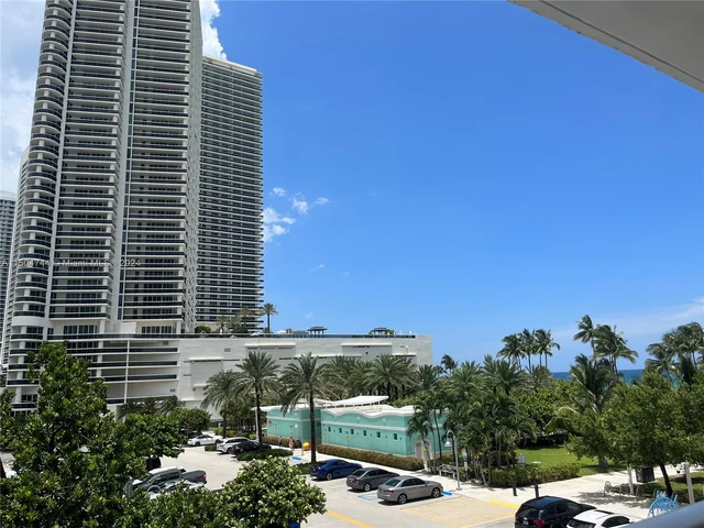 1880 S Ocean Dr # 306, Hallandale Beach FL 33009