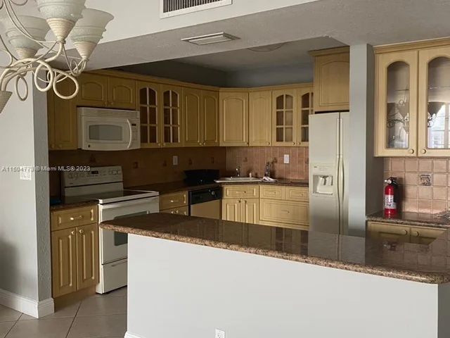 3725 S Ocean Dr # 927, Hollywood FL 33019