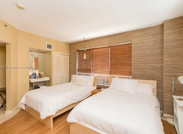 100 Collins Ave # 220, Miami Beach FL 33139