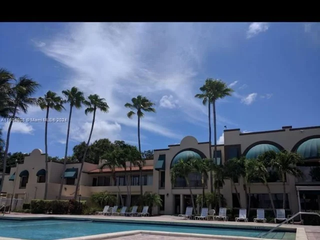 9431 Evergreen Pl # 103, Davie FL 33324