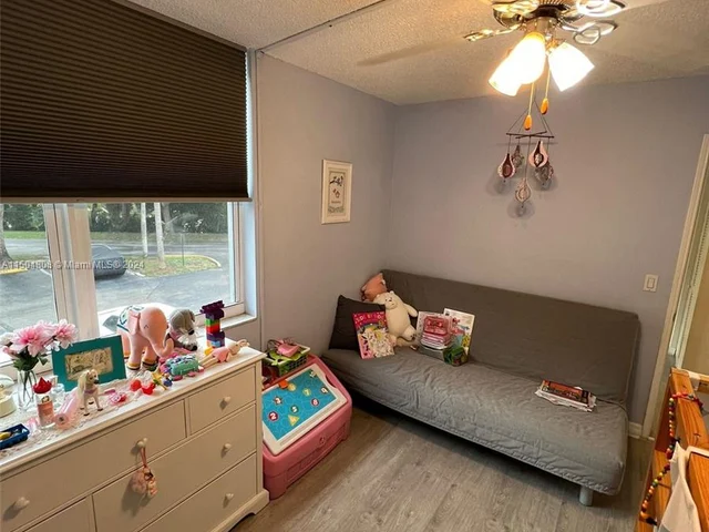 9431 Evergreen Pl # 103, Davie FL 33324