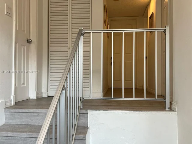 9431 Evergreen Pl # 103, Davie FL 33324