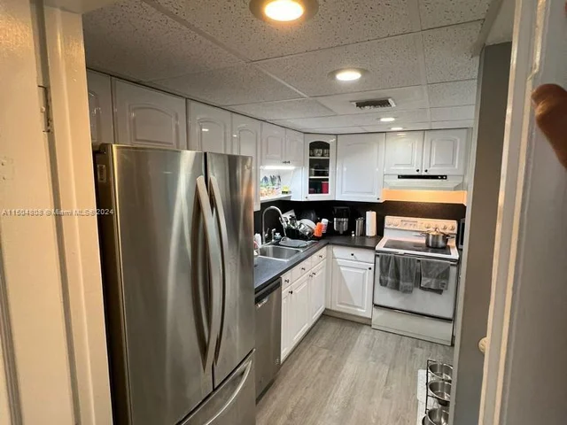 9431 Evergreen Pl # 103, Davie FL 33324