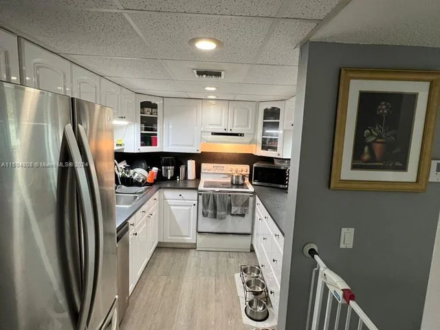 9431 Evergreen Pl # 103, Davie FL 33324