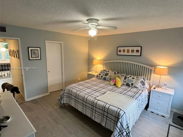 9431 Evergreen Pl # 103, Davie FL 33324