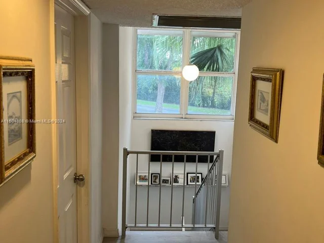 9431 Evergreen Pl # 103, Davie FL 33324