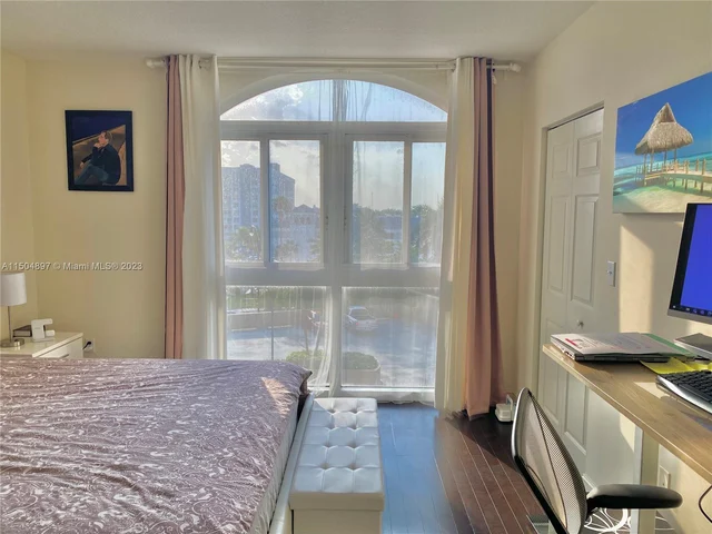 2080 S Ocean Dr # 401, Hallandale Beach FL 33009