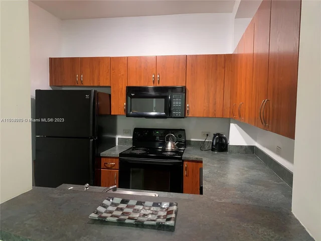 9172 Collins Ave # 218, Surfside FL 33154