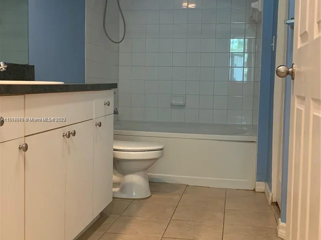 9172 Collins Ave # 218, Surfside FL 33154