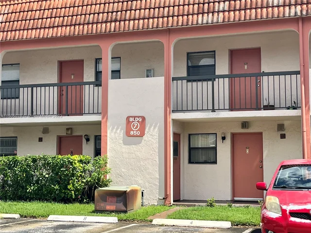 850 NE 207th Ter # 206, Miami FL 33179