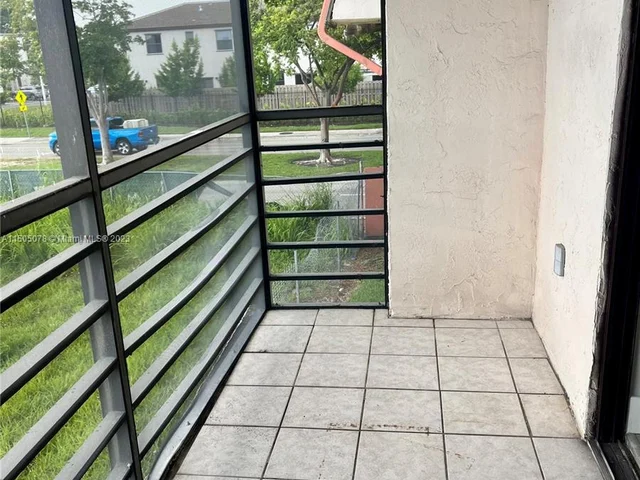 850 NE 207th Ter # 206, Miami FL 33179