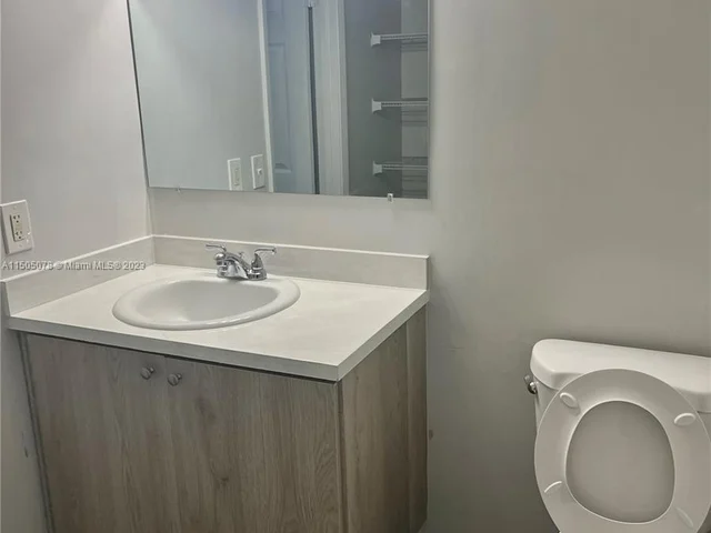 850 NE 207th Ter # 206, Miami FL 33179