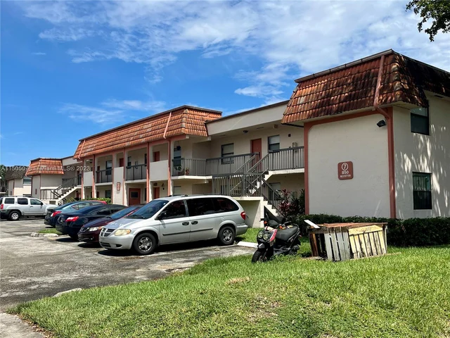 850 NE 207th Ter # 206, Miami FL 33179