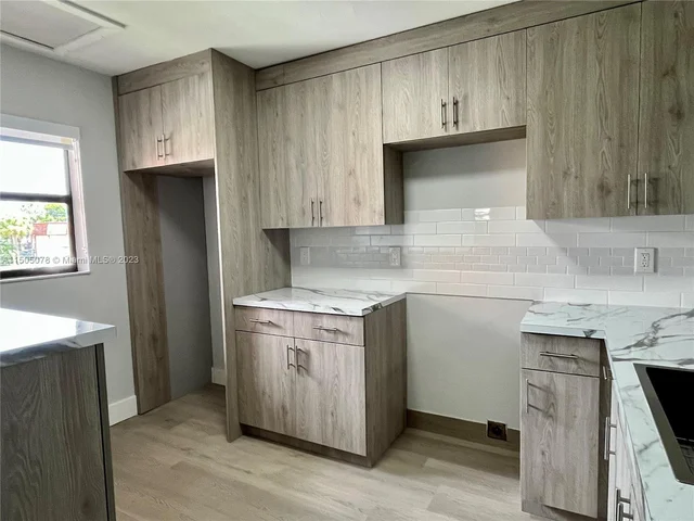 850 NE 207th Ter # 206, Miami FL 33179