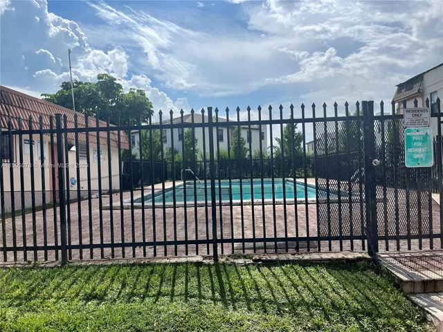 850 NE 207th Ter # 206, Miami FL 33179