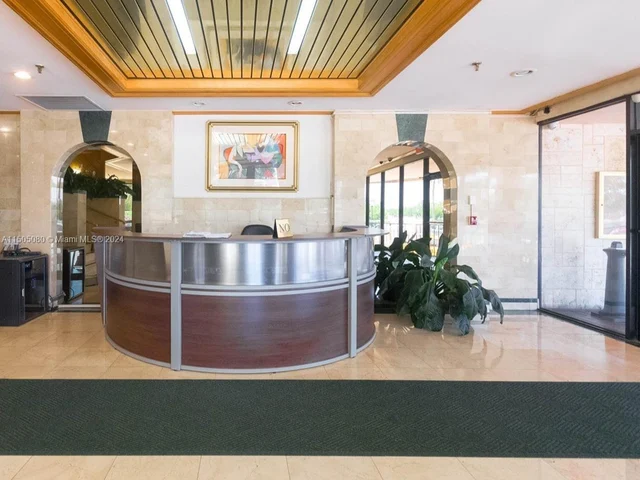 2401 Collins Ave # 408, Miami Beach FL 33140