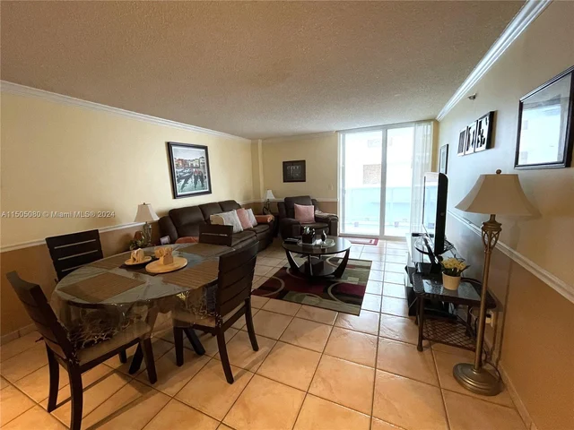 2401 Collins Ave # 408, Miami Beach FL 33140