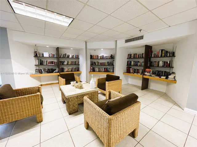 2401 Collins Ave # 408, Miami Beach FL 33140