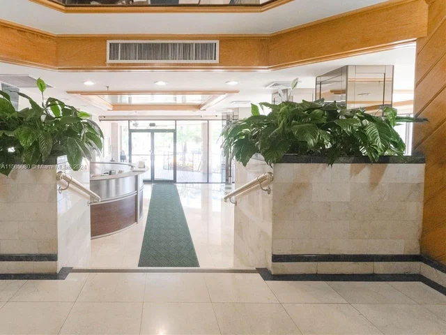 2401 Collins Ave # 408, Miami Beach FL 33140