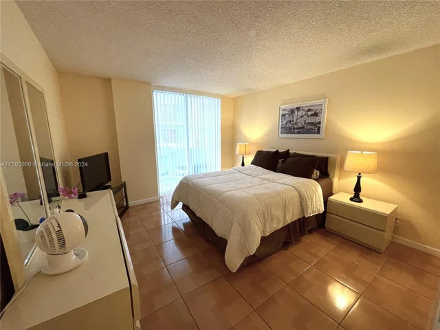 2401 Collins Ave # 408, Miami Beach FL 33140