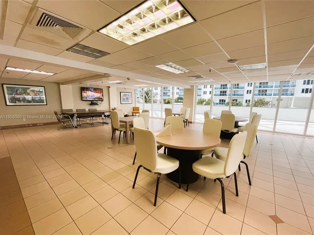 2401 Collins Ave # 408, Miami Beach FL 33140