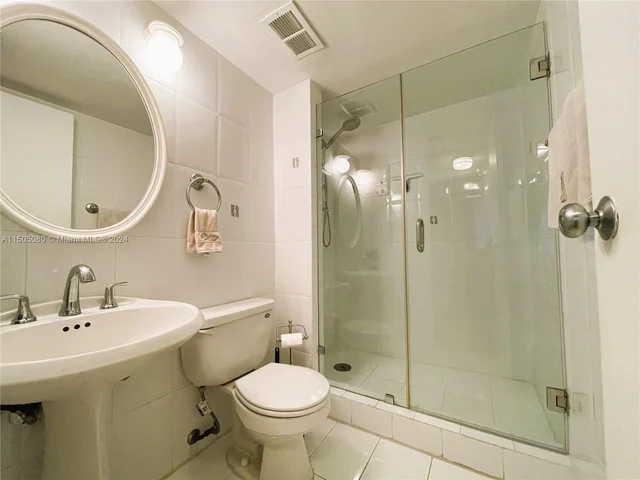 2401 Collins Ave # 408, Miami Beach FL 33140