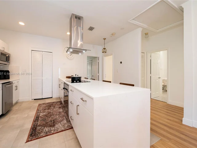 501 SW 24th Rd # 501, Miami FL 33129