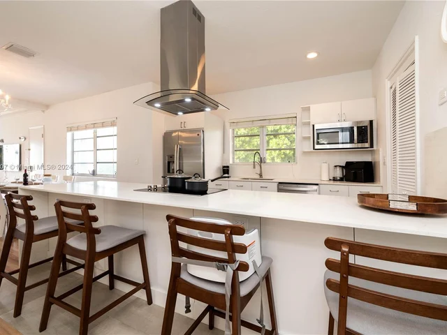 501 SW 24th Rd # 501, Miami FL 33129