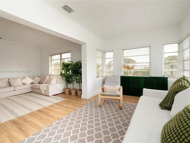 501 SW 24th Rd # 501, Miami FL 33129